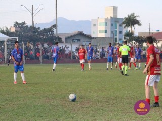 
<a style='margin-left: 5px;' class='btn btn-xs btn-social btn-facebook' href='https://www.facebook.com/sharer/sharer.php?u=https://www.boladovale.com.br/imgs/800-800-90/conteudo/fotos/1638/img7317.jpg' rel='popup' data-width='500' data-height='400'><i class='fa fa-facebook'></i>Compartilhar <span class='hidden-xs'>no Facebook</span>
</a> 
<a class='btn btn-default btn-xs' target='_blank' href='imgs/800-800-90/conteudo/fotos/1638/img7317.jpg'>
<span class='glyphicon glyphicon-cloud-download'></span> Salvar
</a> 
<span></span>