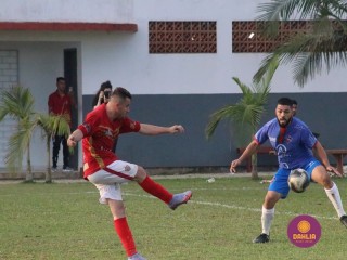 
<a style='margin-left: 5px;' class='btn btn-xs btn-social btn-facebook' href='https://www.facebook.com/sharer/sharer.php?u=https://www.boladovale.com.br/imgs/800-800-90/conteudo/fotos/1638/img7330.jpg' rel='popup' data-width='500' data-height='400'><i class='fa fa-facebook'></i>Compartilhar <span class='hidden-xs'>no Facebook</span>
</a> 
<a class='btn btn-default btn-xs' target='_blank' href='imgs/800-800-90/conteudo/fotos/1638/img7330.jpg'>
<span class='glyphicon glyphicon-cloud-download'></span> Salvar
</a> 
<span></span>