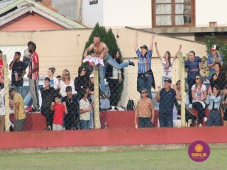 
<a style='margin-left: 5px;' class='btn btn-xs btn-social btn-facebook' href='https://www.facebook.com/sharer/sharer.php?u=https://www.boladovale.com.br/imgs/800-800-90/conteudo/fotos/1638/img7344.jpg' rel='popup' data-width='500' data-height='400'><i class='fa fa-facebook'></i>Compartilhar <span class='hidden-xs'>no Facebook</span>
</a> 
<a class='btn btn-default btn-xs' target='_blank' href='imgs/800-800-90/conteudo/fotos/1638/img7344.jpg'>
<span class='glyphicon glyphicon-cloud-download'></span> Salvar
</a> 
<span></span>