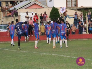 
<a style='margin-left: 5px;' class='btn btn-xs btn-social btn-facebook' href='https://www.facebook.com/sharer/sharer.php?u=https://www.boladovale.com.br/imgs/800-800-90/conteudo/fotos/1638/img7352.jpg' rel='popup' data-width='500' data-height='400'><i class='fa fa-facebook'></i>Compartilhar <span class='hidden-xs'>no Facebook</span>
</a> 
<a class='btn btn-default btn-xs' target='_blank' href='imgs/800-800-90/conteudo/fotos/1638/img7352.jpg'>
<span class='glyphicon glyphicon-cloud-download'></span> Salvar
</a> 
<span></span>