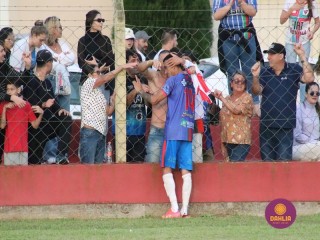 
<a style='margin-left: 5px;' class='btn btn-xs btn-social btn-facebook' href='https://www.facebook.com/sharer/sharer.php?u=https://www.boladovale.com.br/imgs/800-800-90/conteudo/fotos/1638/img7370.jpg' rel='popup' data-width='500' data-height='400'><i class='fa fa-facebook'></i>Compartilhar <span class='hidden-xs'>no Facebook</span>
</a> 
<a class='btn btn-default btn-xs' target='_blank' href='imgs/800-800-90/conteudo/fotos/1638/img7370.jpg'>
<span class='glyphicon glyphicon-cloud-download'></span> Salvar
</a> 
<span></span>