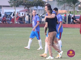 
<a style='margin-left: 5px;' class='btn btn-xs btn-social btn-facebook' href='https://www.facebook.com/sharer/sharer.php?u=https://www.boladovale.com.br/imgs/800-800-90/conteudo/fotos/1638/img7371.jpg' rel='popup' data-width='500' data-height='400'><i class='fa fa-facebook'></i>Compartilhar <span class='hidden-xs'>no Facebook</span>
</a> 
<a class='btn btn-default btn-xs' target='_blank' href='imgs/800-800-90/conteudo/fotos/1638/img7371.jpg'>
<span class='glyphicon glyphicon-cloud-download'></span> Salvar
</a> 
<span></span>