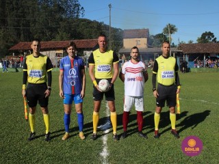
<a style='margin-left: 5px;' class='btn btn-xs btn-social btn-facebook' href='https://www.facebook.com/sharer/sharer.php?u=https://www.boladovale.com.br/imgs/800-800-90/conteudo/fotos/1639/img7437.jpg' rel='popup' data-width='500' data-height='400'><i class='fa fa-facebook'></i>Compartilhar <span class='hidden-xs'>no Facebook</span>
</a> 
<a class='btn btn-default btn-xs' target='_blank' href='imgs/800-800-90/conteudo/fotos/1639/img7437.jpg'>
<span class='glyphicon glyphicon-cloud-download'></span> Salvar
</a> 
<span></span>