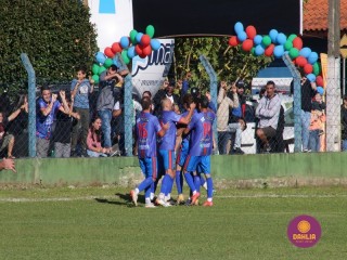 
<a style='margin-left: 5px;' class='btn btn-xs btn-social btn-facebook' href='https://www.facebook.com/sharer/sharer.php?u=https://www.boladovale.com.br/imgs/800-800-90/conteudo/fotos/1639/img7521.jpg' rel='popup' data-width='500' data-height='400'><i class='fa fa-facebook'></i>Compartilhar <span class='hidden-xs'>no Facebook</span>
</a> 
<a class='btn btn-default btn-xs' target='_blank' href='imgs/800-800-90/conteudo/fotos/1639/img7521.jpg'>
<span class='glyphicon glyphicon-cloud-download'></span> Salvar
</a> 
<span></span>