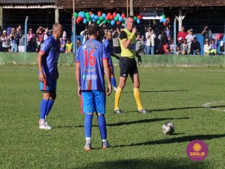 
<a style='margin-left: 5px;' class='btn btn-xs btn-social btn-facebook' href='https://www.facebook.com/sharer/sharer.php?u=https://www.boladovale.com.br/imgs/800-800-90/conteudo/fotos/1639/img7537.jpg' rel='popup' data-width='500' data-height='400'><i class='fa fa-facebook'></i>Compartilhar <span class='hidden-xs'>no Facebook</span>
</a> 
<a class='btn btn-default btn-xs' target='_blank' href='imgs/800-800-90/conteudo/fotos/1639/img7537.jpg'>
<span class='glyphicon glyphicon-cloud-download'></span> Salvar
</a> 
<span></span>