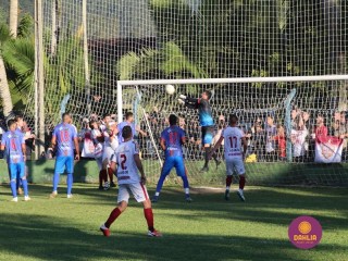 
<a style='margin-left: 5px;' class='btn btn-xs btn-social btn-facebook' href='https://www.facebook.com/sharer/sharer.php?u=https://www.boladovale.com.br/imgs/800-800-90/conteudo/fotos/1639/img7640.jpg' rel='popup' data-width='500' data-height='400'><i class='fa fa-facebook'></i>Compartilhar <span class='hidden-xs'>no Facebook</span>
</a> 
<a class='btn btn-default btn-xs' target='_blank' href='imgs/800-800-90/conteudo/fotos/1639/img7640.jpg'>
<span class='glyphicon glyphicon-cloud-download'></span> Salvar
</a> 
<span></span>