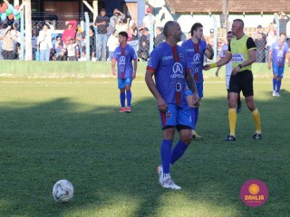 
<a style='margin-left: 5px;' class='btn btn-xs btn-social btn-facebook' href='https://www.facebook.com/sharer/sharer.php?u=https://www.boladovale.com.br/imgs/800-800-90/conteudo/fotos/1639/img7642.jpg' rel='popup' data-width='500' data-height='400'><i class='fa fa-facebook'></i>Compartilhar <span class='hidden-xs'>no Facebook</span>
</a> 
<a class='btn btn-default btn-xs' target='_blank' href='imgs/800-800-90/conteudo/fotos/1639/img7642.jpg'>
<span class='glyphicon glyphicon-cloud-download'></span> Salvar
</a> 
<span></span>