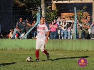 
<a style='margin-left: 5px;' class='btn btn-xs btn-social btn-facebook' href='https://www.facebook.com/sharer/sharer.php?u=https://www.boladovale.com.br/imgs/800-800-90/conteudo/fotos/1639/img7651.jpg' rel='popup' data-width='500' data-height='400'><i class='fa fa-facebook'></i>Compartilhar <span class='hidden-xs'>no Facebook</span>
</a> 
<a class='btn btn-default btn-xs' target='_blank' href='imgs/800-800-90/conteudo/fotos/1639/img7651.jpg'>
<span class='glyphicon glyphicon-cloud-download'></span> Salvar
</a> 
<span></span>