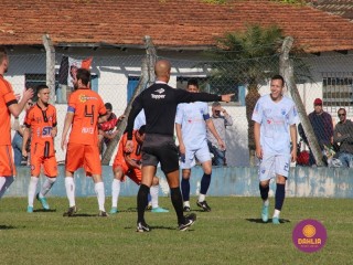 
<a style='margin-left: 5px;' class='btn btn-xs btn-social btn-facebook' href='https://www.facebook.com/sharer/sharer.php?u=https://www.boladovale.com.br/imgs/800-800-90/conteudo/fotos/1640/img7744.jpg' rel='popup' data-width='500' data-height='400'><i class='fa fa-facebook'></i>Compartilhar <span class='hidden-xs'>no Facebook</span>
</a> 
<a class='btn btn-default btn-xs' target='_blank' href='imgs/800-800-90/conteudo/fotos/1640/img7744.jpg'>
<span class='glyphicon glyphicon-cloud-download'></span> Salvar
</a> 
<span></span>