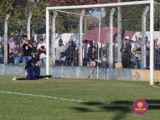 
<a style='margin-left: 5px;' class='btn btn-xs btn-social btn-facebook' href='https://www.facebook.com/sharer/sharer.php?u=https://www.boladovale.com.br/imgs/800-800-90/conteudo/fotos/1640/img7749.jpg' rel='popup' data-width='500' data-height='400'><i class='fa fa-facebook'></i>Compartilhar <span class='hidden-xs'>no Facebook</span>
</a> 
<a class='btn btn-default btn-xs' target='_blank' href='imgs/800-800-90/conteudo/fotos/1640/img7749.jpg'>
<span class='glyphicon glyphicon-cloud-download'></span> Salvar
</a> 
<span></span>
