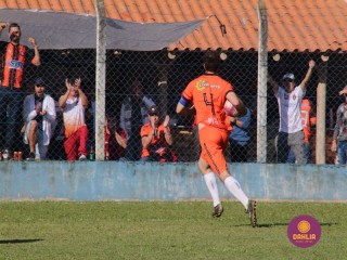 
<a style='margin-left: 5px;' class='btn btn-xs btn-social btn-facebook' href='https://www.facebook.com/sharer/sharer.php?u=https://www.boladovale.com.br/imgs/800-800-90/conteudo/fotos/1640/img7754.jpg' rel='popup' data-width='500' data-height='400'><i class='fa fa-facebook'></i>Compartilhar <span class='hidden-xs'>no Facebook</span>
</a> 
<a class='btn btn-default btn-xs' target='_blank' href='imgs/800-800-90/conteudo/fotos/1640/img7754.jpg'>
<span class='glyphicon glyphicon-cloud-download'></span> Salvar
</a> 
<span></span>