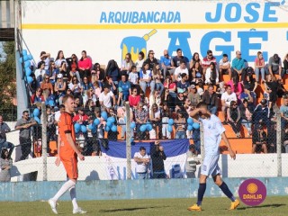 
<a style='margin-left: 5px;' class='btn btn-xs btn-social btn-facebook' href='https://www.facebook.com/sharer/sharer.php?u=https://www.boladovale.com.br/imgs/800-800-90/conteudo/fotos/1640/img7796.jpg' rel='popup' data-width='500' data-height='400'><i class='fa fa-facebook'></i>Compartilhar <span class='hidden-xs'>no Facebook</span>
</a> 
<a class='btn btn-default btn-xs' target='_blank' href='imgs/800-800-90/conteudo/fotos/1640/img7796.jpg'>
<span class='glyphicon glyphicon-cloud-download'></span> Salvar
</a> 
<span></span>