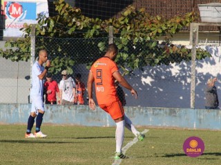 
<a style='margin-left: 5px;' class='btn btn-xs btn-social btn-facebook' href='https://www.facebook.com/sharer/sharer.php?u=https://www.boladovale.com.br/imgs/800-800-90/conteudo/fotos/1640/img7843.jpg' rel='popup' data-width='500' data-height='400'><i class='fa fa-facebook'></i>Compartilhar <span class='hidden-xs'>no Facebook</span>
</a> 
<a class='btn btn-default btn-xs' target='_blank' href='imgs/800-800-90/conteudo/fotos/1640/img7843.jpg'>
<span class='glyphicon glyphicon-cloud-download'></span> Salvar
</a> 
<span></span>