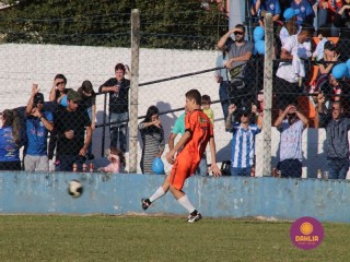 
<a style='margin-left: 5px;' class='btn btn-xs btn-social btn-facebook' href='https://www.facebook.com/sharer/sharer.php?u=https://www.boladovale.com.br/imgs/800-800-90/conteudo/fotos/1640/img7844.jpg' rel='popup' data-width='500' data-height='400'><i class='fa fa-facebook'></i>Compartilhar <span class='hidden-xs'>no Facebook</span>
</a> 
<a class='btn btn-default btn-xs' target='_blank' href='imgs/800-800-90/conteudo/fotos/1640/img7844.jpg'>
<span class='glyphicon glyphicon-cloud-download'></span> Salvar
</a> 
<span></span>