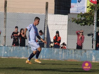 
<a style='margin-left: 5px;' class='btn btn-xs btn-social btn-facebook' href='https://www.facebook.com/sharer/sharer.php?u=https://www.boladovale.com.br/imgs/800-800-90/conteudo/fotos/1640/img7846.jpg' rel='popup' data-width='500' data-height='400'><i class='fa fa-facebook'></i>Compartilhar <span class='hidden-xs'>no Facebook</span>
</a> 
<a class='btn btn-default btn-xs' target='_blank' href='imgs/800-800-90/conteudo/fotos/1640/img7846.jpg'>
<span class='glyphicon glyphicon-cloud-download'></span> Salvar
</a> 
<span></span>