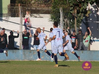 
<a style='margin-left: 5px;' class='btn btn-xs btn-social btn-facebook' href='https://www.facebook.com/sharer/sharer.php?u=https://www.boladovale.com.br/imgs/800-800-90/conteudo/fotos/1640/img7850.jpg' rel='popup' data-width='500' data-height='400'><i class='fa fa-facebook'></i>Compartilhar <span class='hidden-xs'>no Facebook</span>
</a> 
<a class='btn btn-default btn-xs' target='_blank' href='imgs/800-800-90/conteudo/fotos/1640/img7850.jpg'>
<span class='glyphicon glyphicon-cloud-download'></span> Salvar
</a> 
<span></span>