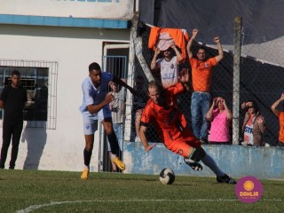 
<a style='margin-left: 5px;' class='btn btn-xs btn-social btn-facebook' href='https://www.facebook.com/sharer/sharer.php?u=https://www.boladovale.com.br/imgs/800-800-90/conteudo/fotos/1640/img7872.jpg' rel='popup' data-width='500' data-height='400'><i class='fa fa-facebook'></i>Compartilhar <span class='hidden-xs'>no Facebook</span>
</a> 
<a class='btn btn-default btn-xs' target='_blank' href='imgs/800-800-90/conteudo/fotos/1640/img7872.jpg'>
<span class='glyphicon glyphicon-cloud-download'></span> Salvar
</a> 
<span></span>