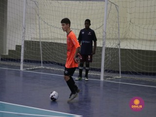 
<a style='margin-left: 5px;' class='btn btn-xs btn-social btn-facebook' href='https://www.facebook.com/sharer/sharer.php?u=https://www.boladovale.com.br/imgs/800-800-90/conteudo/fotos/1641/img7940.jpg' rel='popup' data-width='500' data-height='400'><i class='fa fa-facebook'></i>Compartilhar <span class='hidden-xs'>no Facebook</span>
</a> 
<a class='btn btn-default btn-xs' target='_blank' href='imgs/800-800-90/conteudo/fotos/1641/img7940.jpg'>
<span class='glyphicon glyphicon-cloud-download'></span> Salvar
</a> 
<span></span>
