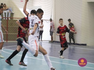 
<a style='margin-left: 5px;' class='btn btn-xs btn-social btn-facebook' href='https://www.facebook.com/sharer/sharer.php?u=https://www.boladovale.com.br/imgs/800-800-90/conteudo/fotos/1641/img8015.jpg' rel='popup' data-width='500' data-height='400'><i class='fa fa-facebook'></i>Compartilhar <span class='hidden-xs'>no Facebook</span>
</a> 
<a class='btn btn-default btn-xs' target='_blank' href='imgs/800-800-90/conteudo/fotos/1641/img8015.jpg'>
<span class='glyphicon glyphicon-cloud-download'></span> Salvar
</a> 
<span></span>