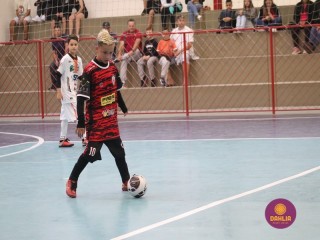 
<a style='margin-left: 5px;' class='btn btn-xs btn-social btn-facebook' href='https://www.facebook.com/sharer/sharer.php?u=https://www.boladovale.com.br/imgs/800-800-90/conteudo/fotos/1641/img8052.jpg' rel='popup' data-width='500' data-height='400'><i class='fa fa-facebook'></i>Compartilhar <span class='hidden-xs'>no Facebook</span>
</a> 
<a class='btn btn-default btn-xs' target='_blank' href='imgs/800-800-90/conteudo/fotos/1641/img8052.jpg'>
<span class='glyphicon glyphicon-cloud-download'></span> Salvar
</a> 
<span></span>