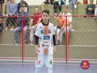 
<a style='margin-left: 5px;' class='btn btn-xs btn-social btn-facebook' href='https://www.facebook.com/sharer/sharer.php?u=https://www.boladovale.com.br/imgs/800-800-90/conteudo/fotos/1641/img8063.jpg' rel='popup' data-width='500' data-height='400'><i class='fa fa-facebook'></i>Compartilhar <span class='hidden-xs'>no Facebook</span>
</a> 
<a class='btn btn-default btn-xs' target='_blank' href='imgs/800-800-90/conteudo/fotos/1641/img8063.jpg'>
<span class='glyphicon glyphicon-cloud-download'></span> Salvar
</a> 
<span></span>