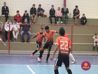 
<a style='margin-left: 5px;' class='btn btn-xs btn-social btn-facebook' href='https://www.facebook.com/sharer/sharer.php?u=https://www.boladovale.com.br/imgs/800-800-90/conteudo/fotos/1641/img8078.jpg' rel='popup' data-width='500' data-height='400'><i class='fa fa-facebook'></i>Compartilhar <span class='hidden-xs'>no Facebook</span>
</a> 
<a class='btn btn-default btn-xs' target='_blank' href='imgs/800-800-90/conteudo/fotos/1641/img8078.jpg'>
<span class='glyphicon glyphicon-cloud-download'></span> Salvar
</a> 
<span></span>