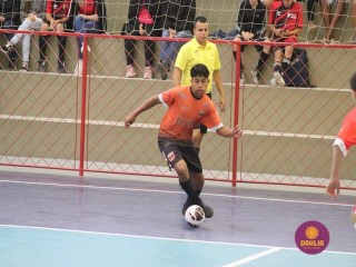 
<a style='margin-left: 5px;' class='btn btn-xs btn-social btn-facebook' href='https://www.facebook.com/sharer/sharer.php?u=https://www.boladovale.com.br/imgs/800-800-90/conteudo/fotos/1641/img8090.jpg' rel='popup' data-width='500' data-height='400'><i class='fa fa-facebook'></i>Compartilhar <span class='hidden-xs'>no Facebook</span>
</a> 
<a class='btn btn-default btn-xs' target='_blank' href='imgs/800-800-90/conteudo/fotos/1641/img8090.jpg'>
<span class='glyphicon glyphicon-cloud-download'></span> Salvar
</a> 
<span></span>