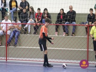 
<a style='margin-left: 5px;' class='btn btn-xs btn-social btn-facebook' href='https://www.facebook.com/sharer/sharer.php?u=https://www.boladovale.com.br/imgs/800-800-90/conteudo/fotos/1641/img8094.jpg' rel='popup' data-width='500' data-height='400'><i class='fa fa-facebook'></i>Compartilhar <span class='hidden-xs'>no Facebook</span>
</a> 
<a class='btn btn-default btn-xs' target='_blank' href='imgs/800-800-90/conteudo/fotos/1641/img8094.jpg'>
<span class='glyphicon glyphicon-cloud-download'></span> Salvar
</a> 
<span></span>