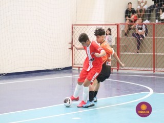 
<a style='margin-left: 5px;' class='btn btn-xs btn-social btn-facebook' href='https://www.facebook.com/sharer/sharer.php?u=https://www.boladovale.com.br/imgs/800-800-90/conteudo/fotos/1641/img8123.jpg' rel='popup' data-width='500' data-height='400'><i class='fa fa-facebook'></i>Compartilhar <span class='hidden-xs'>no Facebook</span>
</a> 
<a class='btn btn-default btn-xs' target='_blank' href='imgs/800-800-90/conteudo/fotos/1641/img8123.jpg'>
<span class='glyphicon glyphicon-cloud-download'></span> Salvar
</a> 
<span></span>