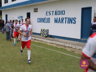 
<a style='margin-left: 5px;' class='btn btn-xs btn-social btn-facebook' href='https://www.facebook.com/sharer/sharer.php?u=https://www.boladovale.com.br/imgs/800-800-90/conteudo/fotos/1642/img8155.jpg' rel='popup' data-width='500' data-height='400'><i class='fa fa-facebook'></i>Compartilhar <span class='hidden-xs'>no Facebook</span>
</a> 
<a class='btn btn-default btn-xs' target='_blank' href='imgs/800-800-90/conteudo/fotos/1642/img8155.jpg'>
<span class='glyphicon glyphicon-cloud-download'></span> Salvar
</a> 
<span></span>
