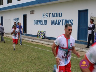 
<a style='margin-left: 5px;' class='btn btn-xs btn-social btn-facebook' href='https://www.facebook.com/sharer/sharer.php?u=https://www.boladovale.com.br/imgs/800-800-90/conteudo/fotos/1642/img8167.jpg' rel='popup' data-width='500' data-height='400'><i class='fa fa-facebook'></i>Compartilhar <span class='hidden-xs'>no Facebook</span>
</a> 
<a class='btn btn-default btn-xs' target='_blank' href='imgs/800-800-90/conteudo/fotos/1642/img8167.jpg'>
<span class='glyphicon glyphicon-cloud-download'></span> Salvar
</a> 
<span></span>