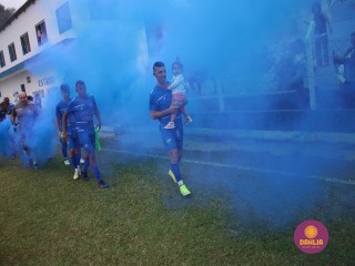 
<a style='margin-left: 5px;' class='btn btn-xs btn-social btn-facebook' href='https://www.facebook.com/sharer/sharer.php?u=https://www.boladovale.com.br/imgs/800-800-90/conteudo/fotos/1642/img8194.jpg' rel='popup' data-width='500' data-height='400'><i class='fa fa-facebook'></i>Compartilhar <span class='hidden-xs'>no Facebook</span>
</a> 
<a class='btn btn-default btn-xs' target='_blank' href='imgs/800-800-90/conteudo/fotos/1642/img8194.jpg'>
<span class='glyphicon glyphicon-cloud-download'></span> Salvar
</a> 
<span></span>