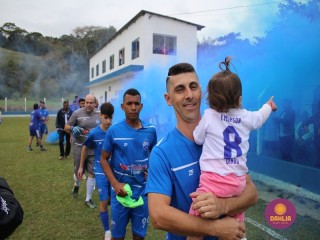 
<a style='margin-left: 5px;' class='btn btn-xs btn-social btn-facebook' href='https://www.facebook.com/sharer/sharer.php?u=https://www.boladovale.com.br/imgs/800-800-90/conteudo/fotos/1642/img8197.jpg' rel='popup' data-width='500' data-height='400'><i class='fa fa-facebook'></i>Compartilhar <span class='hidden-xs'>no Facebook</span>
</a> 
<a class='btn btn-default btn-xs' target='_blank' href='imgs/800-800-90/conteudo/fotos/1642/img8197.jpg'>
<span class='glyphicon glyphicon-cloud-download'></span> Salvar
</a> 
<span></span>