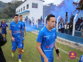 
<a style='margin-left: 5px;' class='btn btn-xs btn-social btn-facebook' href='https://www.facebook.com/sharer/sharer.php?u=https://www.boladovale.com.br/imgs/800-800-90/conteudo/fotos/1642/img8232.jpg' rel='popup' data-width='500' data-height='400'><i class='fa fa-facebook'></i>Compartilhar <span class='hidden-xs'>no Facebook</span>
</a> 
<a class='btn btn-default btn-xs' target='_blank' href='imgs/800-800-90/conteudo/fotos/1642/img8232.jpg'>
<span class='glyphicon glyphicon-cloud-download'></span> Salvar
</a> 
<span></span>