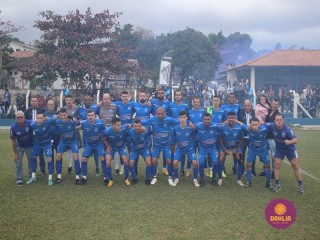 
<a style='margin-left: 5px;' class='btn btn-xs btn-social btn-facebook' href='https://www.facebook.com/sharer/sharer.php?u=https://www.boladovale.com.br/imgs/800-800-90/conteudo/fotos/1642/img8237.jpg' rel='popup' data-width='500' data-height='400'><i class='fa fa-facebook'></i>Compartilhar <span class='hidden-xs'>no Facebook</span>
</a> 
<a class='btn btn-default btn-xs' target='_blank' href='imgs/800-800-90/conteudo/fotos/1642/img8237.jpg'>
<span class='glyphicon glyphicon-cloud-download'></span> Salvar
</a> 
<span></span>