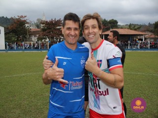 
<a style='margin-left: 5px;' class='btn btn-xs btn-social btn-facebook' href='https://www.facebook.com/sharer/sharer.php?u=https://www.boladovale.com.br/imgs/800-800-90/conteudo/fotos/1642/img8247.jpg' rel='popup' data-width='500' data-height='400'><i class='fa fa-facebook'></i>Compartilhar <span class='hidden-xs'>no Facebook</span>
</a> 
<a class='btn btn-default btn-xs' target='_blank' href='imgs/800-800-90/conteudo/fotos/1642/img8247.jpg'>
<span class='glyphicon glyphicon-cloud-download'></span> Salvar
</a> 
<span></span>