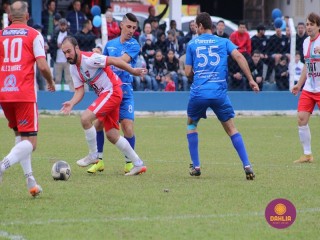 
<a style='margin-left: 5px;' class='btn btn-xs btn-social btn-facebook' href='https://www.facebook.com/sharer/sharer.php?u=https://www.boladovale.com.br/imgs/800-800-90/conteudo/fotos/1642/img8266.jpg' rel='popup' data-width='500' data-height='400'><i class='fa fa-facebook'></i>Compartilhar <span class='hidden-xs'>no Facebook</span>
</a> 
<a class='btn btn-default btn-xs' target='_blank' href='imgs/800-800-90/conteudo/fotos/1642/img8266.jpg'>
<span class='glyphicon glyphicon-cloud-download'></span> Salvar
</a> 
<span></span>