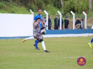 
<a style='margin-left: 5px;' class='btn btn-xs btn-social btn-facebook' href='https://www.facebook.com/sharer/sharer.php?u=https://www.boladovale.com.br/imgs/800-800-90/conteudo/fotos/1642/img8295.jpg' rel='popup' data-width='500' data-height='400'><i class='fa fa-facebook'></i>Compartilhar <span class='hidden-xs'>no Facebook</span>
</a> 
<a class='btn btn-default btn-xs' target='_blank' href='imgs/800-800-90/conteudo/fotos/1642/img8295.jpg'>
<span class='glyphicon glyphicon-cloud-download'></span> Salvar
</a> 
<span></span>