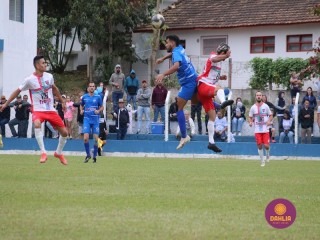 
<a style='margin-left: 5px;' class='btn btn-xs btn-social btn-facebook' href='https://www.facebook.com/sharer/sharer.php?u=https://www.boladovale.com.br/imgs/800-800-90/conteudo/fotos/1642/img8319.jpg' rel='popup' data-width='500' data-height='400'><i class='fa fa-facebook'></i>Compartilhar <span class='hidden-xs'>no Facebook</span>
</a> 
<a class='btn btn-default btn-xs' target='_blank' href='imgs/800-800-90/conteudo/fotos/1642/img8319.jpg'>
<span class='glyphicon glyphicon-cloud-download'></span> Salvar
</a> 
<span></span>