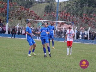 
<a style='margin-left: 5px;' class='btn btn-xs btn-social btn-facebook' href='https://www.facebook.com/sharer/sharer.php?u=https://www.boladovale.com.br/imgs/800-800-90/conteudo/fotos/1642/img8425.jpg' rel='popup' data-width='500' data-height='400'><i class='fa fa-facebook'></i>Compartilhar <span class='hidden-xs'>no Facebook</span>
</a> 
<a class='btn btn-default btn-xs' target='_blank' href='imgs/800-800-90/conteudo/fotos/1642/img8425.jpg'>
<span class='glyphicon glyphicon-cloud-download'></span> Salvar
</a> 
<span></span>