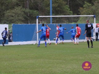 
<a style='margin-left: 5px;' class='btn btn-xs btn-social btn-facebook' href='https://www.facebook.com/sharer/sharer.php?u=https://www.boladovale.com.br/imgs/800-800-90/conteudo/fotos/1642/img8452.jpg' rel='popup' data-width='500' data-height='400'><i class='fa fa-facebook'></i>Compartilhar <span class='hidden-xs'>no Facebook</span>
</a> 
<a class='btn btn-default btn-xs' target='_blank' href='imgs/800-800-90/conteudo/fotos/1642/img8452.jpg'>
<span class='glyphicon glyphicon-cloud-download'></span> Salvar
</a> 
<span></span>