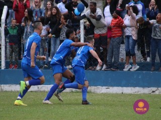 
<a style='margin-left: 5px;' class='btn btn-xs btn-social btn-facebook' href='https://www.facebook.com/sharer/sharer.php?u=https://www.boladovale.com.br/imgs/800-800-90/conteudo/fotos/1642/img8516.jpg' rel='popup' data-width='500' data-height='400'><i class='fa fa-facebook'></i>Compartilhar <span class='hidden-xs'>no Facebook</span>
</a> 
<a class='btn btn-default btn-xs' target='_blank' href='imgs/800-800-90/conteudo/fotos/1642/img8516.jpg'>
<span class='glyphicon glyphicon-cloud-download'></span> Salvar
</a> 
<span></span>