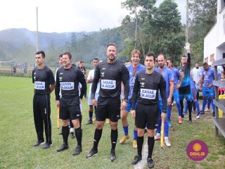 
<a style='margin-left: 5px;' class='btn btn-xs btn-social btn-facebook' href='https://www.facebook.com/sharer/sharer.php?u=https://www.boladovale.com.br/imgs/800-800-90/conteudo/fotos/1645/img9143.jpg' rel='popup' data-width='500' data-height='400'><i class='fa fa-facebook'></i>Compartilhar <span class='hidden-xs'>no Facebook</span>
</a> 
<a class='btn btn-default btn-xs' target='_blank' href='imgs/800-800-90/conteudo/fotos/1645/img9143.jpg'>
<span class='glyphicon glyphicon-cloud-download'></span> Salvar
</a> 
<span></span>