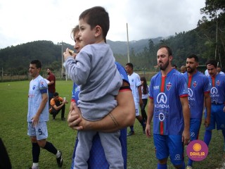 
<a style='margin-left: 5px;' class='btn btn-xs btn-social btn-facebook' href='https://www.facebook.com/sharer/sharer.php?u=https://www.boladovale.com.br/imgs/800-800-90/conteudo/fotos/1645/img9148.jpg' rel='popup' data-width='500' data-height='400'><i class='fa fa-facebook'></i>Compartilhar <span class='hidden-xs'>no Facebook</span>
</a> 
<a class='btn btn-default btn-xs' target='_blank' href='imgs/800-800-90/conteudo/fotos/1645/img9148.jpg'>
<span class='glyphicon glyphicon-cloud-download'></span> Salvar
</a> 
<span></span>
