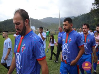 
<a style='margin-left: 5px;' class='btn btn-xs btn-social btn-facebook' href='https://www.facebook.com/sharer/sharer.php?u=https://www.boladovale.com.br/imgs/800-800-90/conteudo/fotos/1645/img9150.jpg' rel='popup' data-width='500' data-height='400'><i class='fa fa-facebook'></i>Compartilhar <span class='hidden-xs'>no Facebook</span>
</a> 
<a class='btn btn-default btn-xs' target='_blank' href='imgs/800-800-90/conteudo/fotos/1645/img9150.jpg'>
<span class='glyphicon glyphicon-cloud-download'></span> Salvar
</a> 
<span></span>