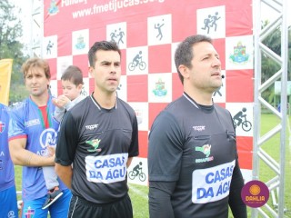 
<a style='margin-left: 5px;' class='btn btn-xs btn-social btn-facebook' href='https://www.facebook.com/sharer/sharer.php?u=https://www.boladovale.com.br/imgs/800-800-90/conteudo/fotos/1645/img9197.jpg' rel='popup' data-width='500' data-height='400'><i class='fa fa-facebook'></i>Compartilhar <span class='hidden-xs'>no Facebook</span>
</a> 
<a class='btn btn-default btn-xs' target='_blank' href='imgs/800-800-90/conteudo/fotos/1645/img9197.jpg'>
<span class='glyphicon glyphicon-cloud-download'></span> Salvar
</a> 
<span></span>