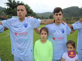 
<a style='margin-left: 5px;' class='btn btn-xs btn-social btn-facebook' href='https://www.facebook.com/sharer/sharer.php?u=https://www.boladovale.com.br/imgs/800-800-90/conteudo/fotos/1645/img9207.jpg' rel='popup' data-width='500' data-height='400'><i class='fa fa-facebook'></i>Compartilhar <span class='hidden-xs'>no Facebook</span>
</a> 
<a class='btn btn-default btn-xs' target='_blank' href='imgs/800-800-90/conteudo/fotos/1645/img9207.jpg'>
<span class='glyphicon glyphicon-cloud-download'></span> Salvar
</a> 
<span></span>