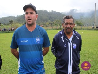 
<a style='margin-left: 5px;' class='btn btn-xs btn-social btn-facebook' href='https://www.facebook.com/sharer/sharer.php?u=https://www.boladovale.com.br/imgs/800-800-90/conteudo/fotos/1645/img9214.jpg' rel='popup' data-width='500' data-height='400'><i class='fa fa-facebook'></i>Compartilhar <span class='hidden-xs'>no Facebook</span>
</a> 
<a class='btn btn-default btn-xs' target='_blank' href='imgs/800-800-90/conteudo/fotos/1645/img9214.jpg'>
<span class='glyphicon glyphicon-cloud-download'></span> Salvar
</a> 
<span></span>