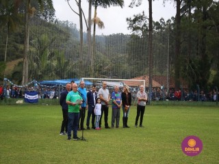 
<a style='margin-left: 5px;' class='btn btn-xs btn-social btn-facebook' href='https://www.facebook.com/sharer/sharer.php?u=https://www.boladovale.com.br/imgs/800-800-90/conteudo/fotos/1645/img9218.jpg' rel='popup' data-width='500' data-height='400'><i class='fa fa-facebook'></i>Compartilhar <span class='hidden-xs'>no Facebook</span>
</a> 
<a class='btn btn-default btn-xs' target='_blank' href='imgs/800-800-90/conteudo/fotos/1645/img9218.jpg'>
<span class='glyphicon glyphicon-cloud-download'></span> Salvar
</a> 
<span></span>