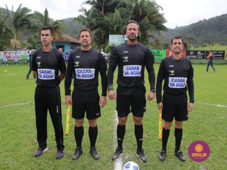 
<a style='margin-left: 5px;' class='btn btn-xs btn-social btn-facebook' href='https://www.facebook.com/sharer/sharer.php?u=https://www.boladovale.com.br/imgs/800-800-90/conteudo/fotos/1645/img9244.jpg' rel='popup' data-width='500' data-height='400'><i class='fa fa-facebook'></i>Compartilhar <span class='hidden-xs'>no Facebook</span>
</a> 
<a class='btn btn-default btn-xs' target='_blank' href='imgs/800-800-90/conteudo/fotos/1645/img9244.jpg'>
<span class='glyphicon glyphicon-cloud-download'></span> Salvar
</a> 
<span></span>